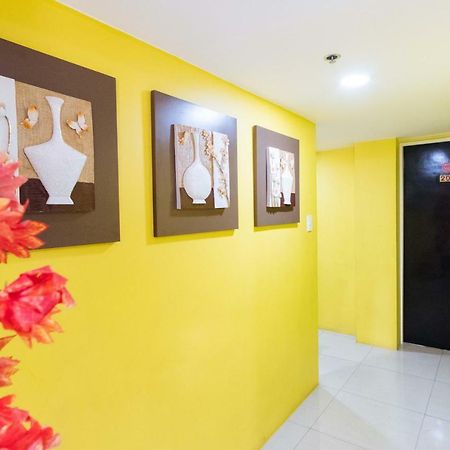 University Belt Manila Bagian luar foto